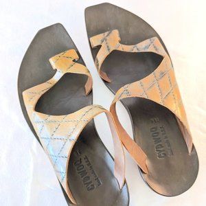CYDWOQ Key leather flip flops (sandals) in size 38 (US 7 to 7.5)
